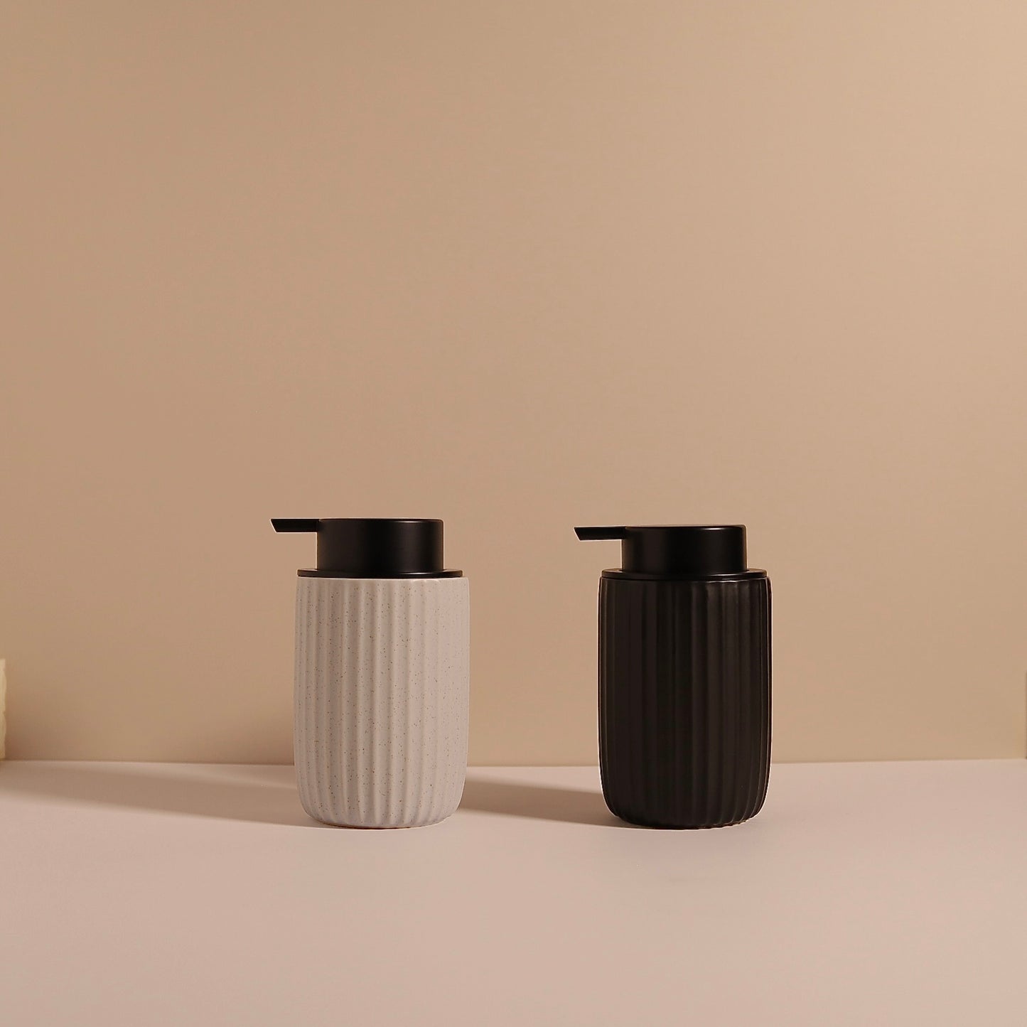 GLITTERTIND Ceramic Grooved Dispenser (Foam and Liquid)